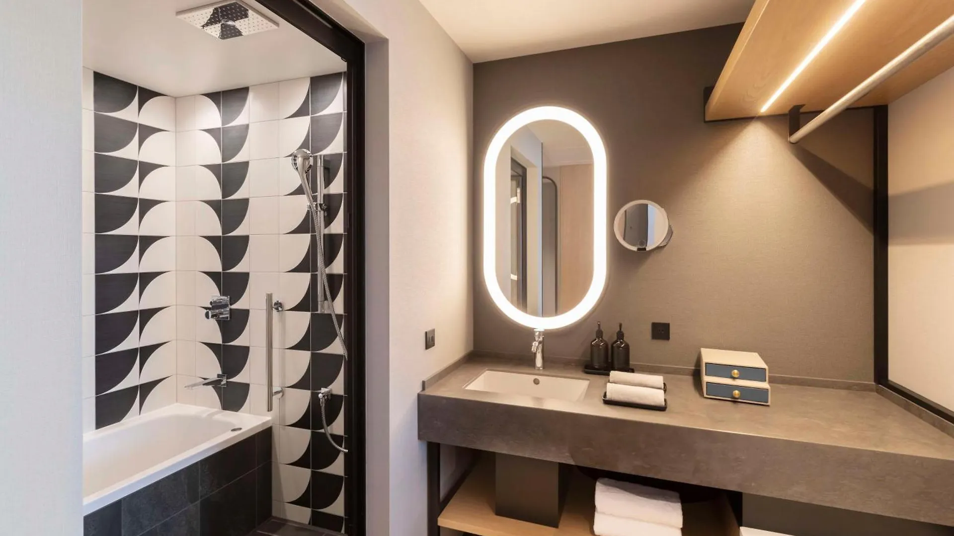 ***** Hotel Canopy By Hilton Osaka Umeda Japan